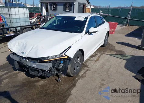 2023 Kia K5 Lxs z USA, uszkodzony, nr VIN 5XXG14J2XPG220175